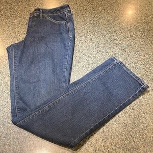 Jag Jeans Low Rise Slim Leg size 4 medium wash 5 pocket stretch